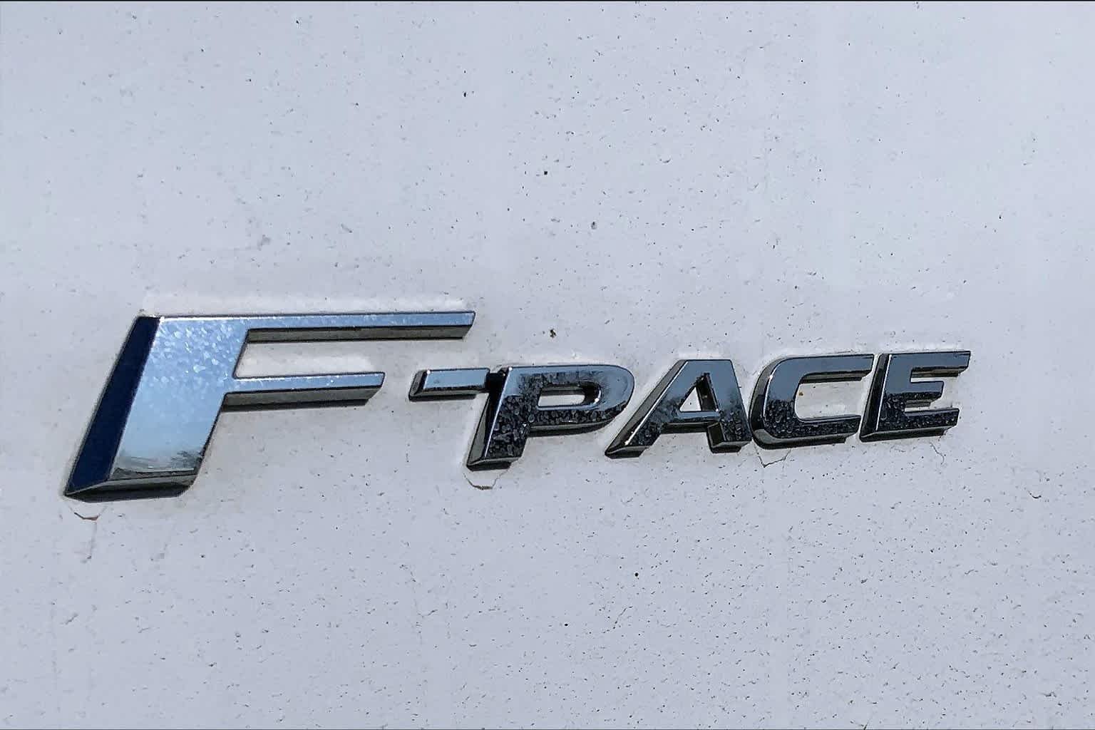 Used 2019 Yulong White Metallic Jaguar 30t Portfolio image 30