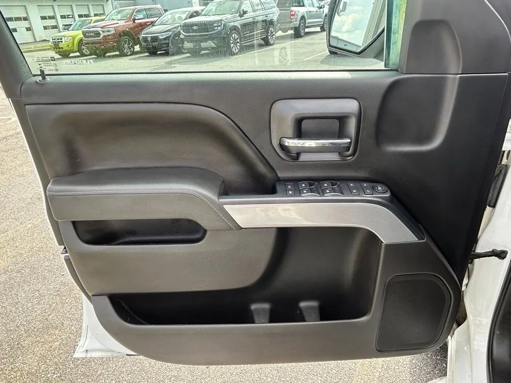 Used 2016 Summit White Chevrolet LT image 7