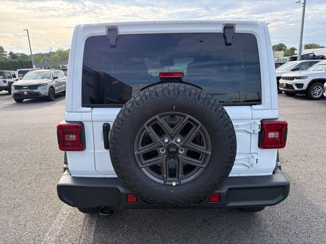 New 2027 White Jeep Sport S image 4