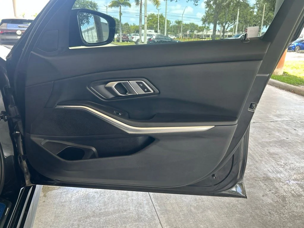 Used 2023 Black BMW 330e iPerformance image 27