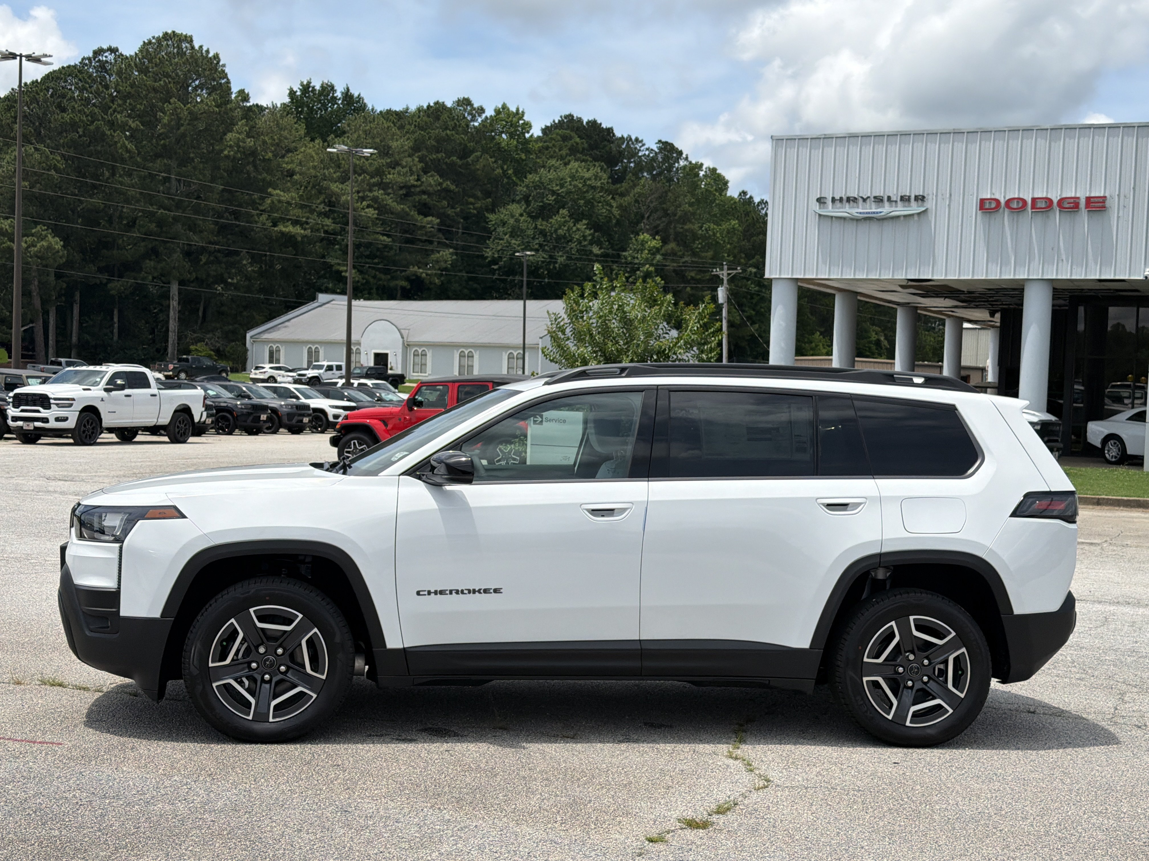 New 2026 Bright White Clear-Coat Exterior Paint Jeep Limited image 5
