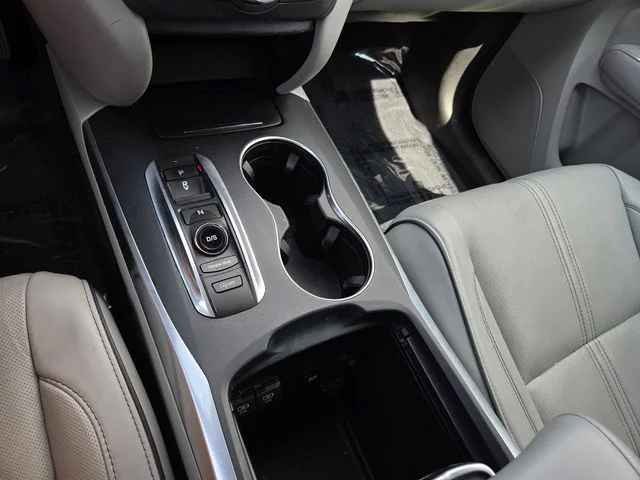 Used 2017 Silver Acura w/Advance Pkg image 10
