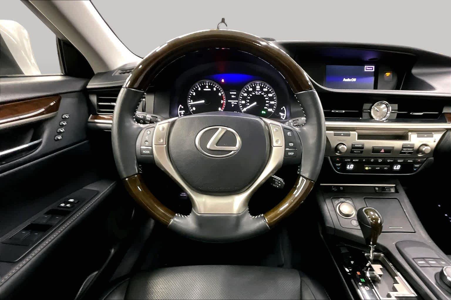 Used 2014 Silver Lining Metallic Lexus  image 5