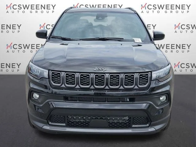 New 2026 Diamond Black Crystal Pearl-Coat Exterior Paint Jeep Latitude image 8