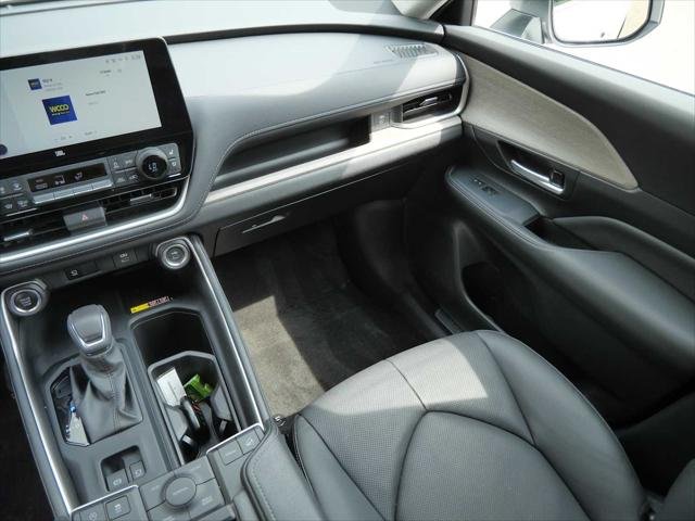 Certified Used 2024 WIND CHILL PEARL Toyota  image 12