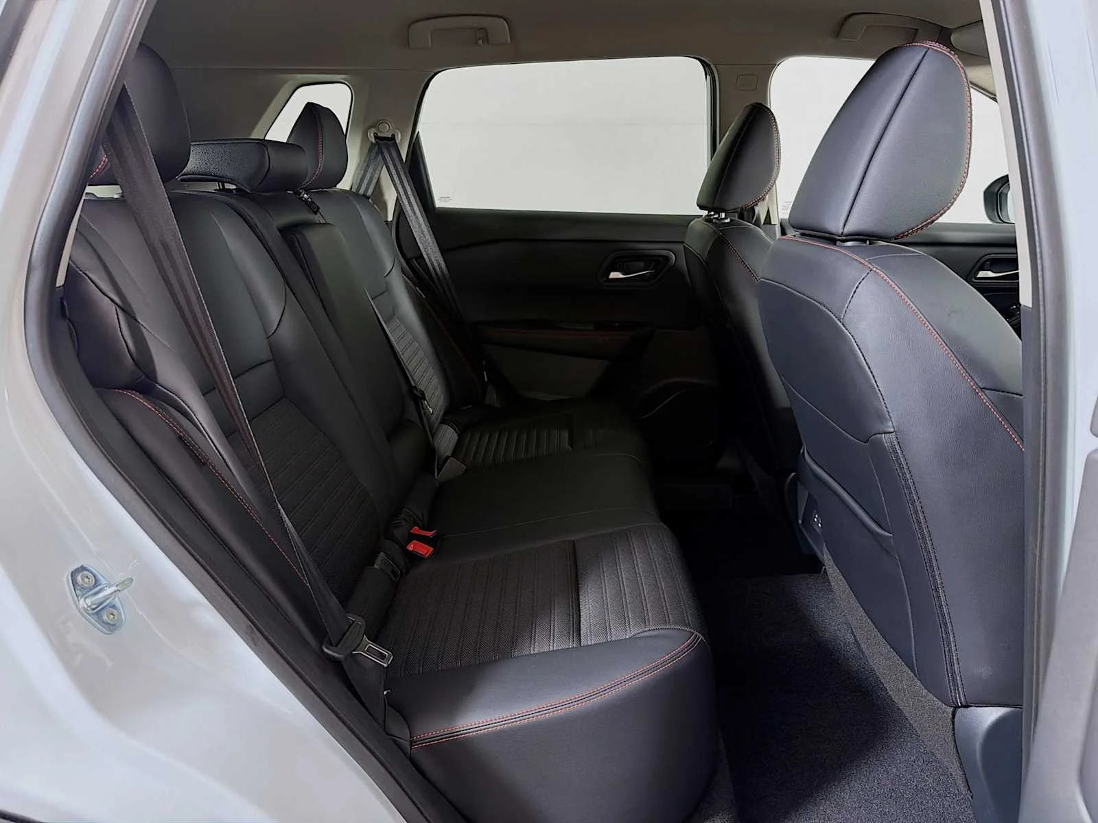 Certified Used 2025 Everest White Pearl Nissan Rock Creek image 22