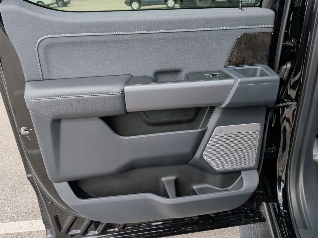 New 2026 Agate Black Metallic Ford F-250® Lariat® image 36
