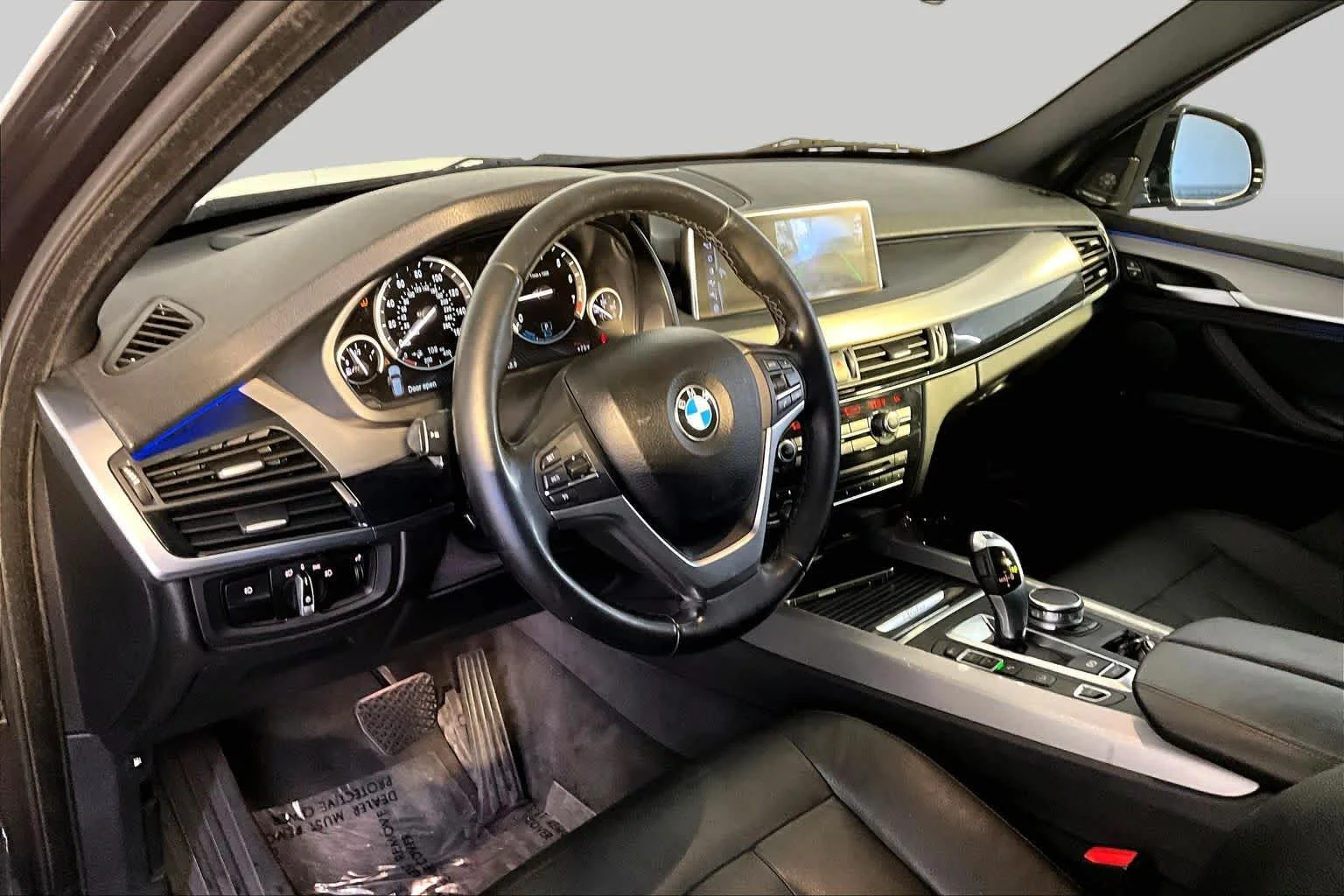 Used 2017 Dark Graphite Metallic BMW xDrive40e iPerformance image 18