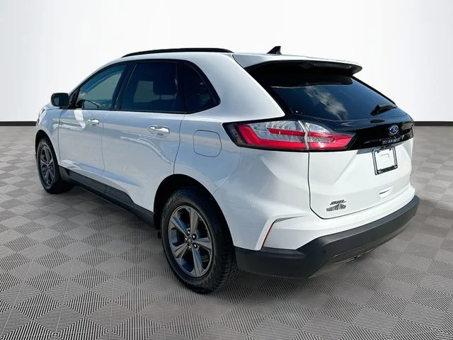 Used 2024 White Ford SEL image 7