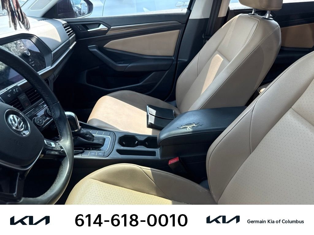 Used 2019 Black Volkswagen SEL image 9
