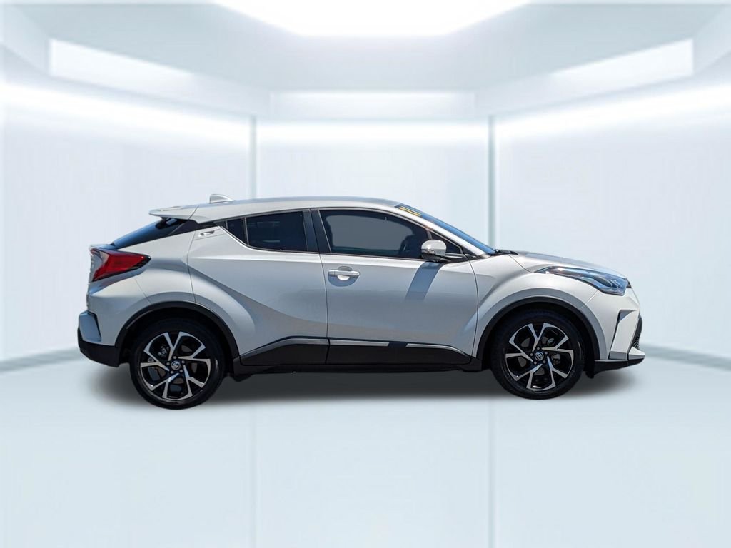 Used 2021 White Toyota XLE image 7