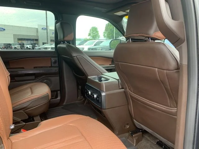 Used 2023 Green Ford King Ranch image 13