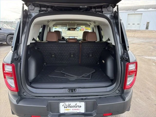 Used 2022 Gray Ford Badlands image 31