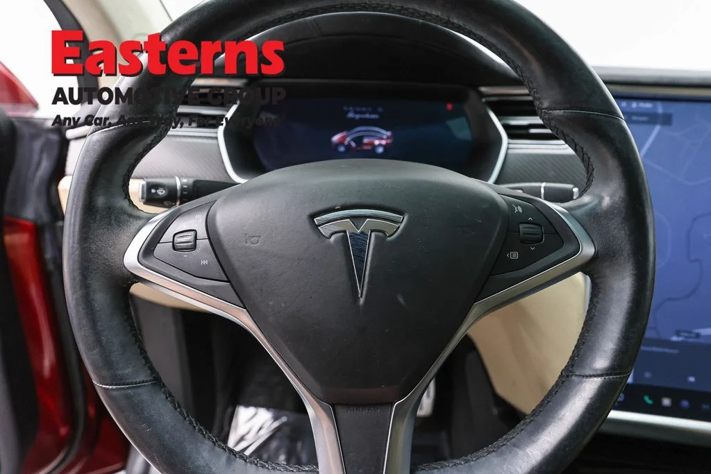 Used 2016 Red Tesla P90D image 10