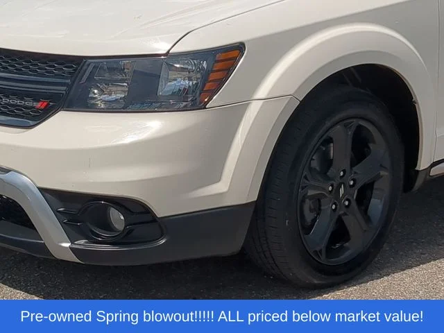 Used 2020 White Dodge Crossroad image 17