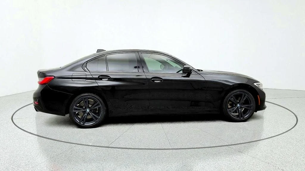 Used 2021 Jet Black BMW 330i xDrive image 4