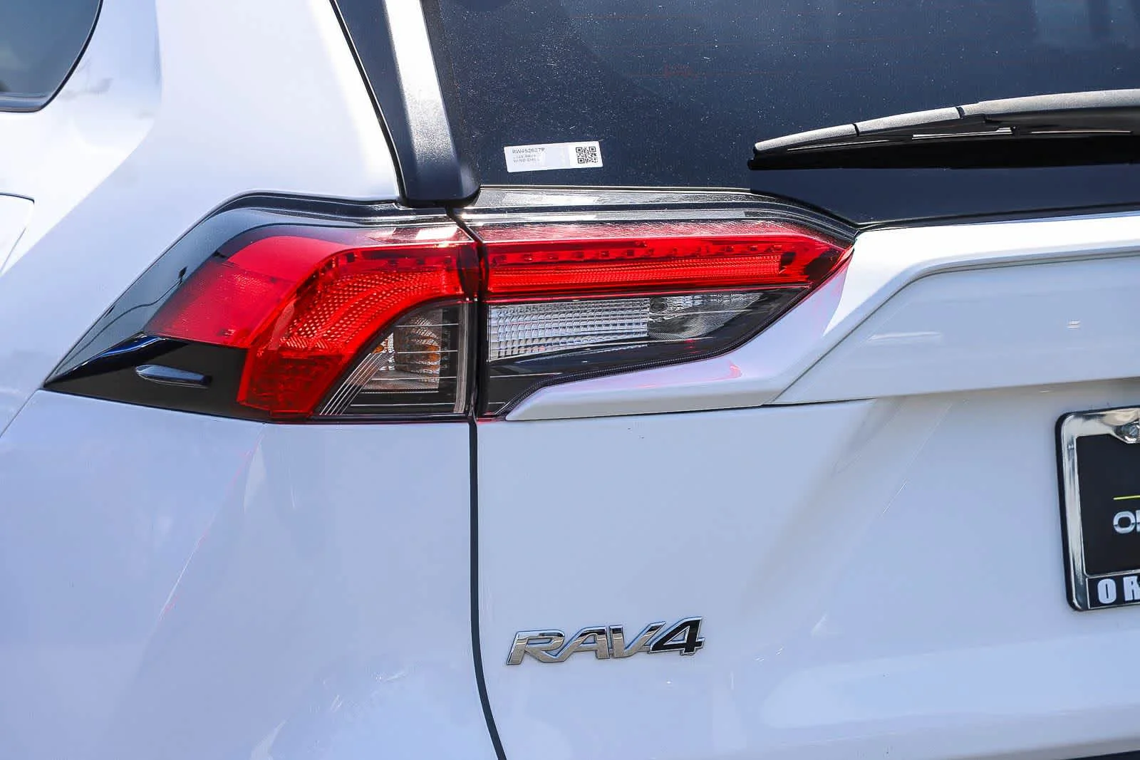 2024 Toyota RAV4 LE - Photo 9