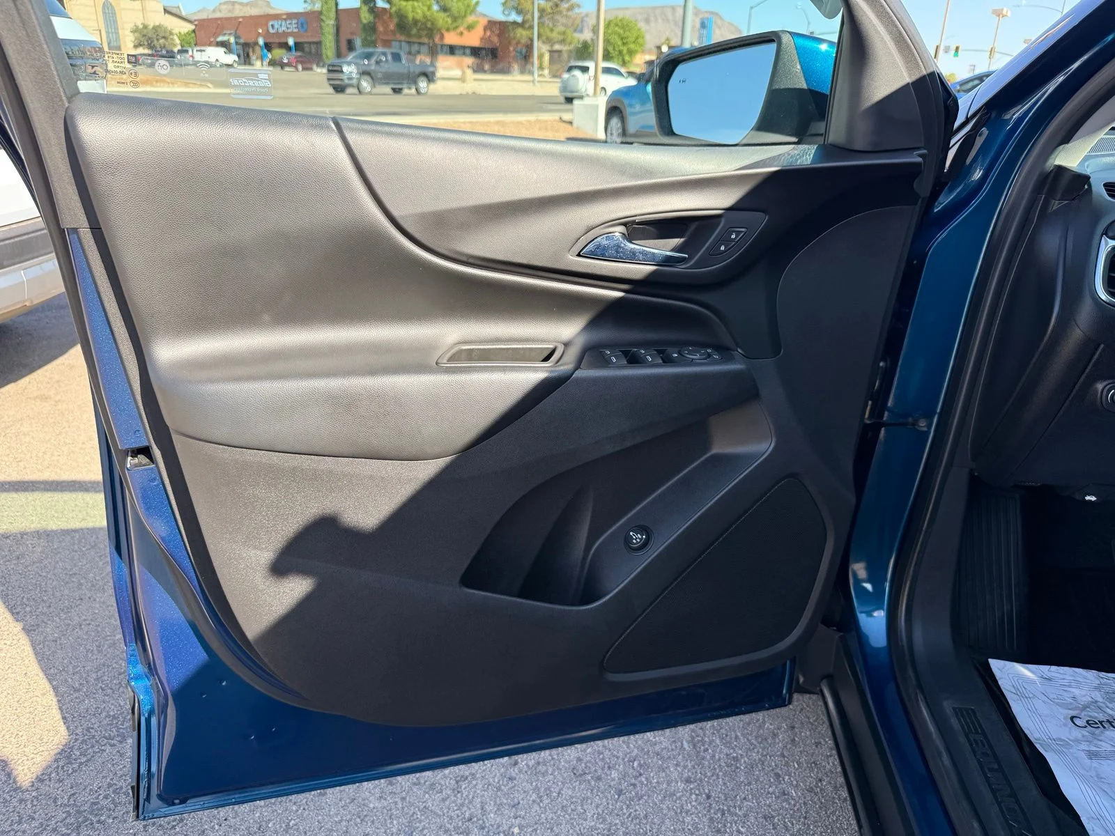 2019 Chevrolet Equinox LT - Photo 11