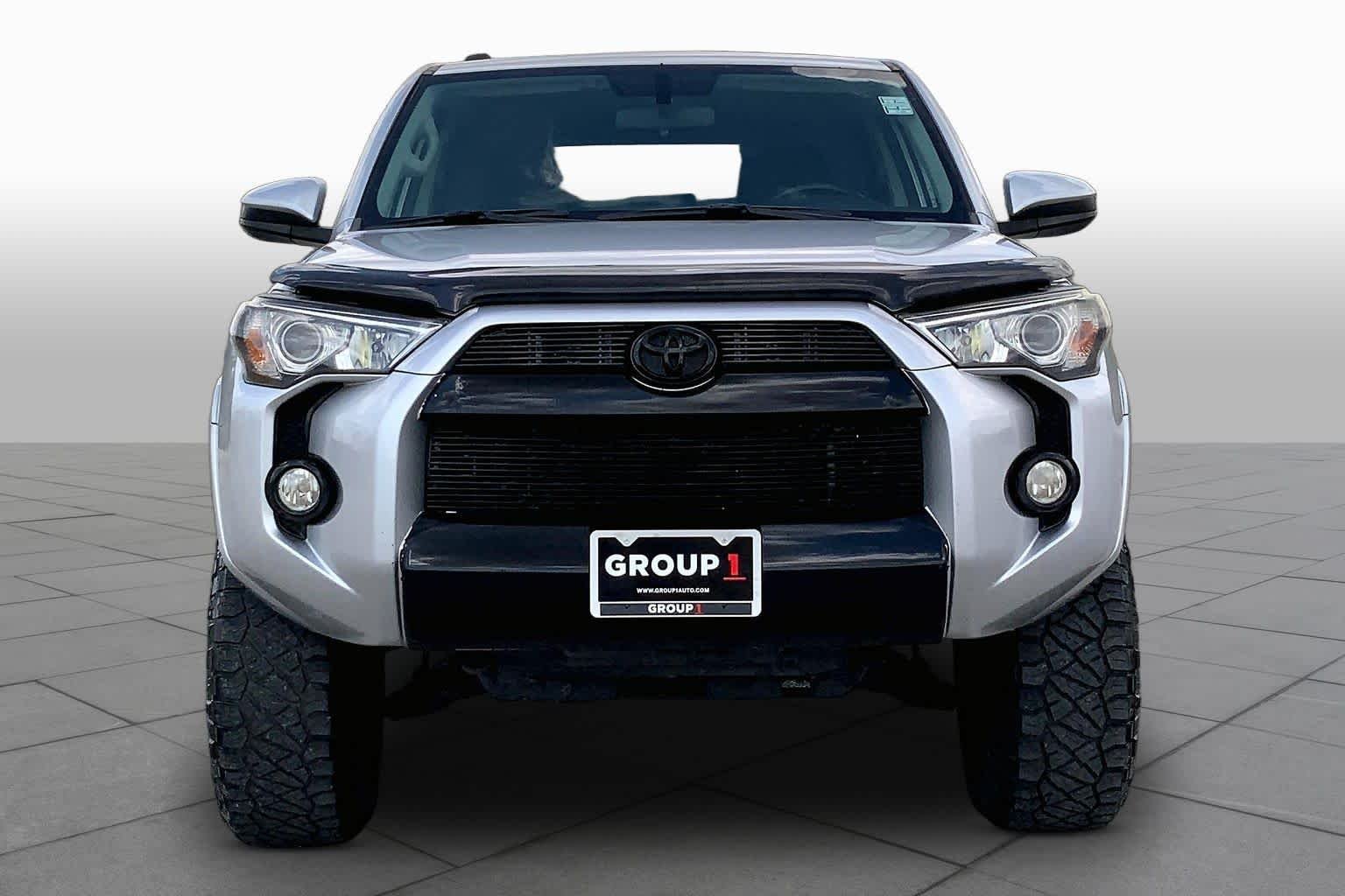 Used 2016 Classic Silver Metallic Toyota SR5 image 4
