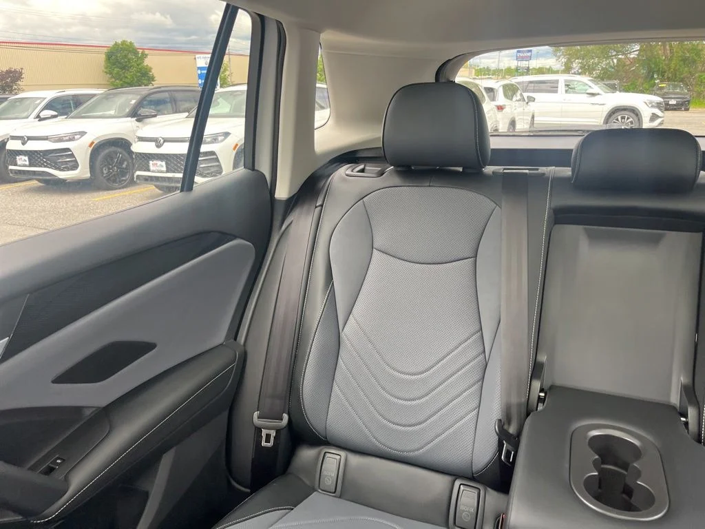 New 2026 White Volkswagen 2.0T SE image 13
