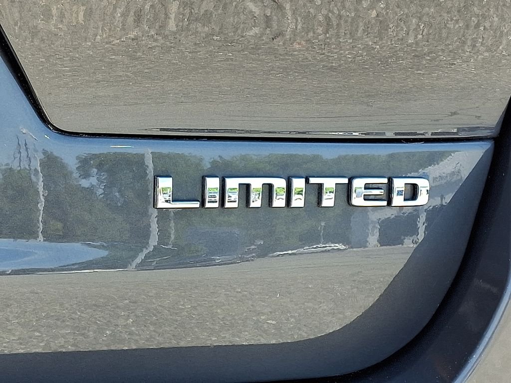 Used 2021 Gray Jeep Limited image 30