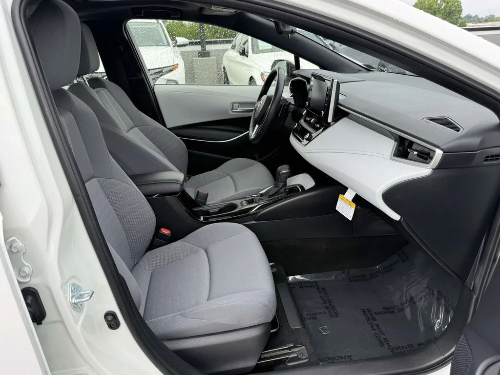 Used 2021 White Toyota SE image 16