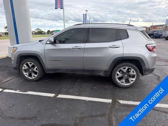 Used 2020 Billet Silver Metallic Clearcoat Jeep Limited image 9