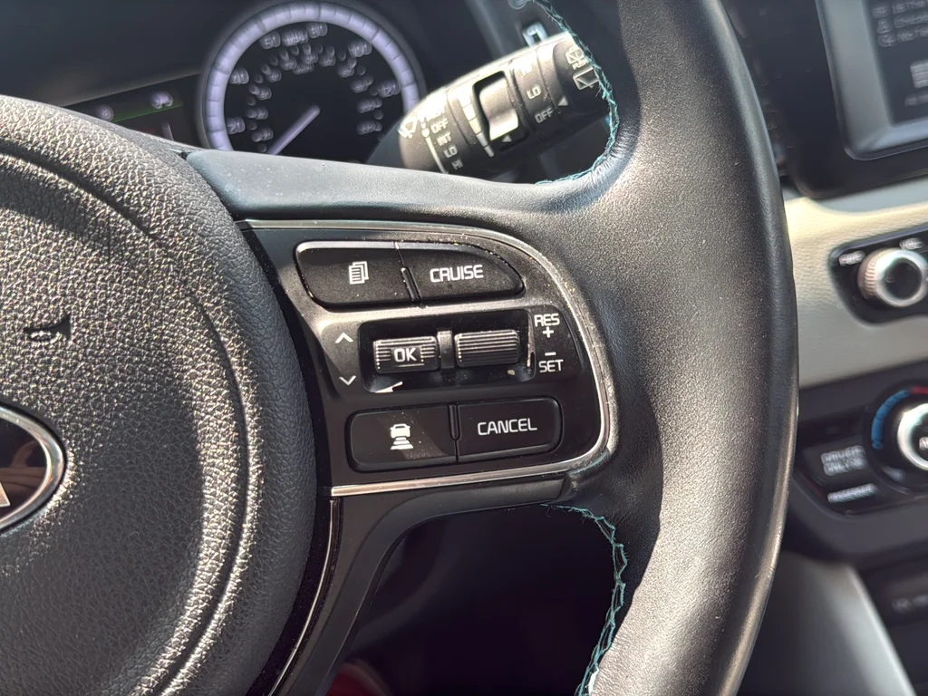 Used 2019 White Kia EX image 17