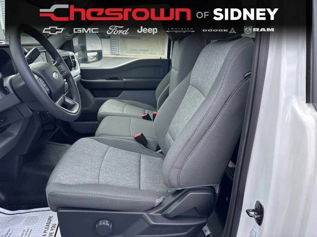 Used 2025 White Ford XL image 24