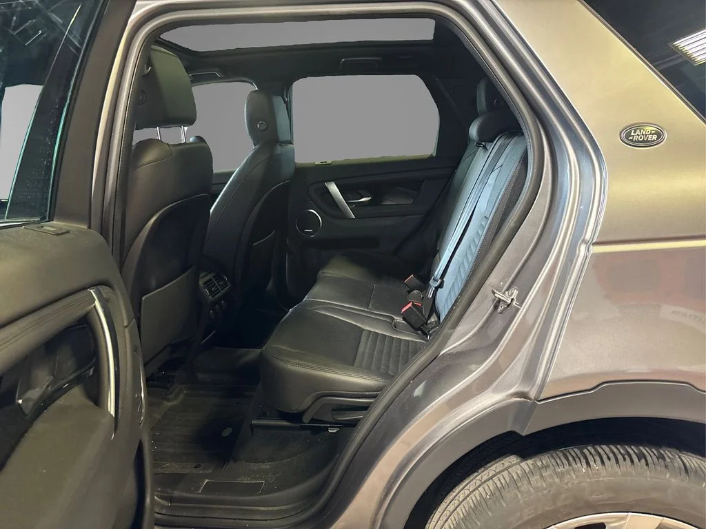 Used 2020 Eiger Grey Land Rover SE image 10