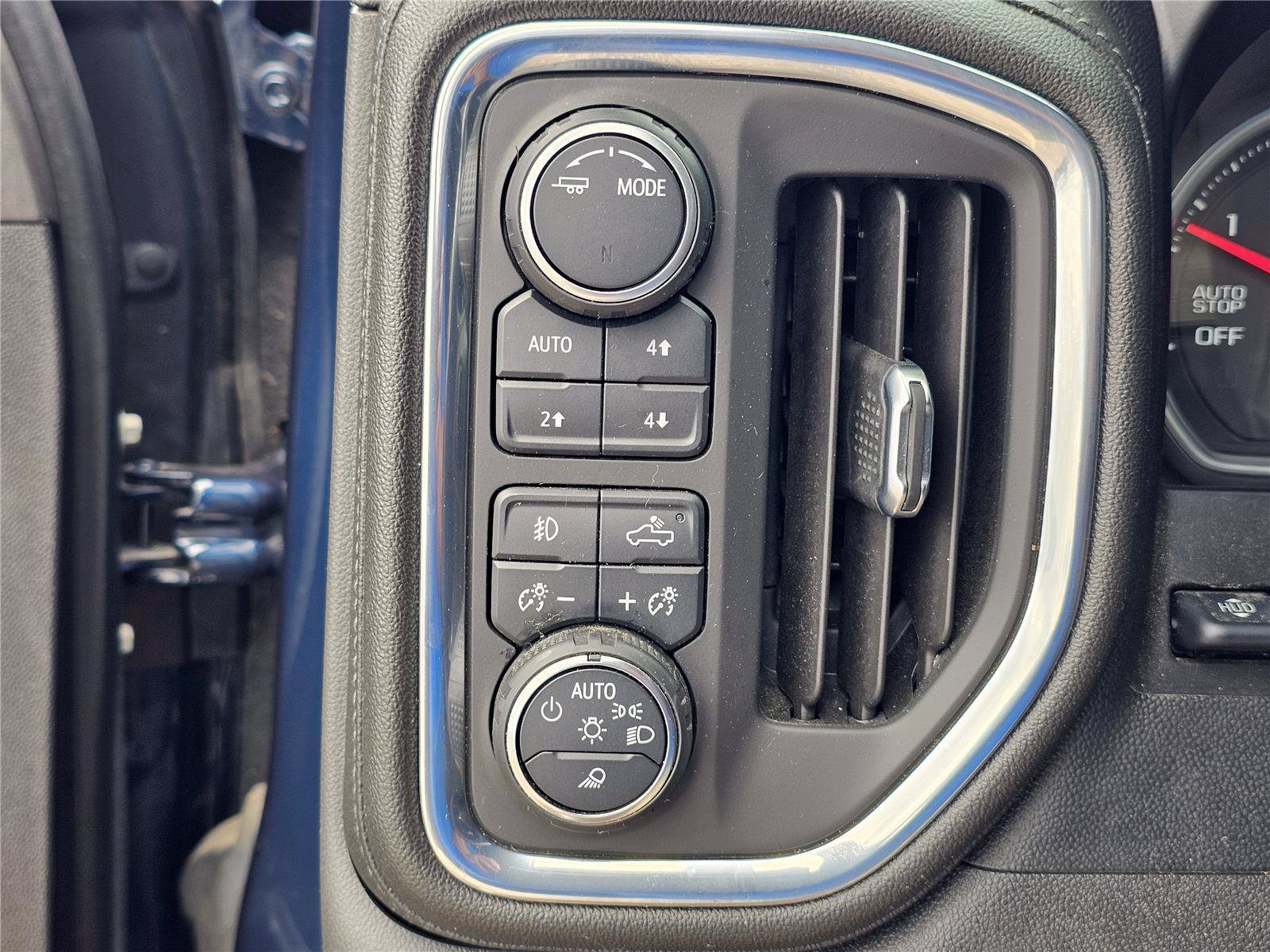 Used 2021 Northsky Blue Metallic Chevrolet High Country image 21