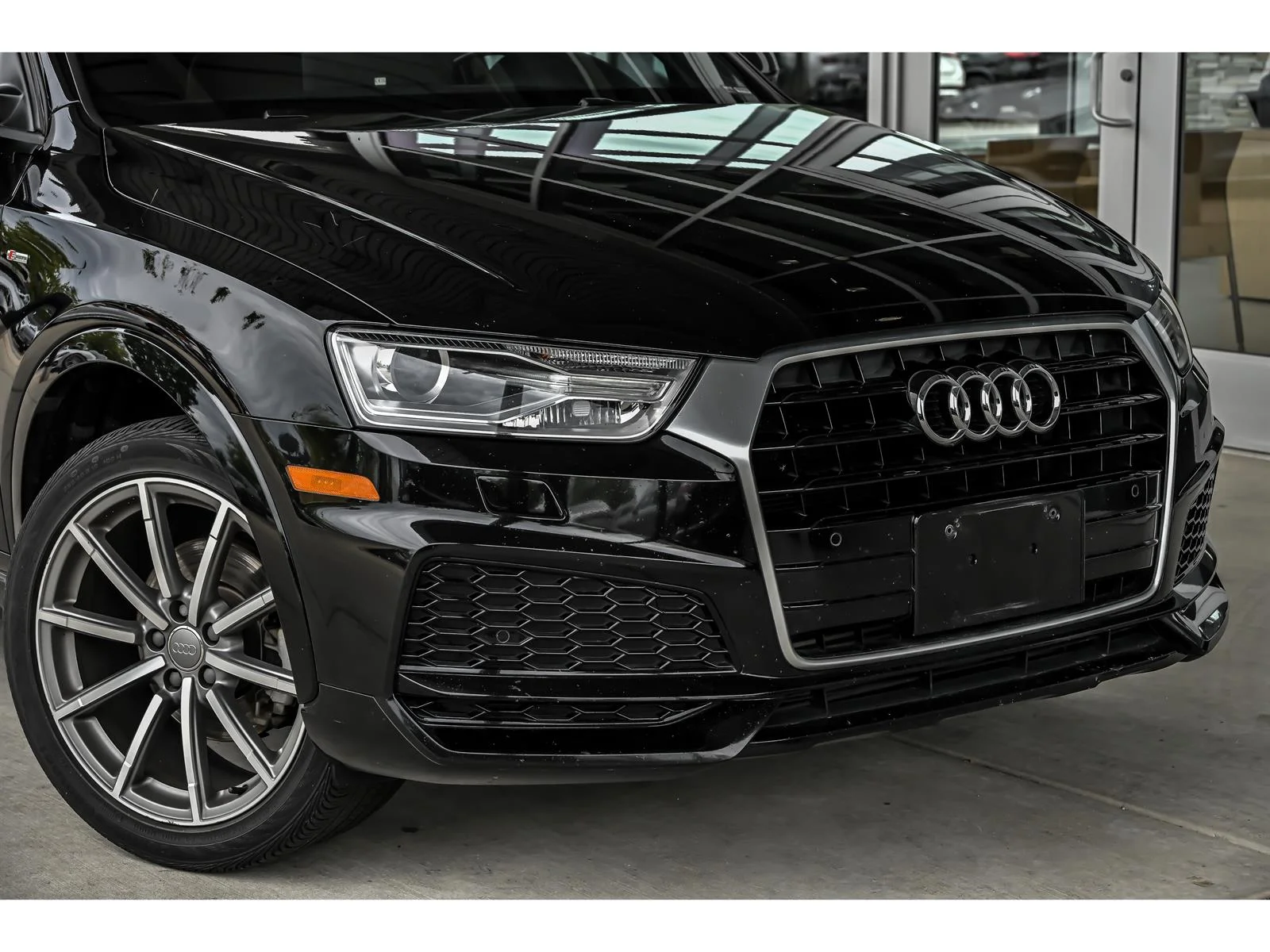 Used 2018 Black Audi PREMIUM image 2