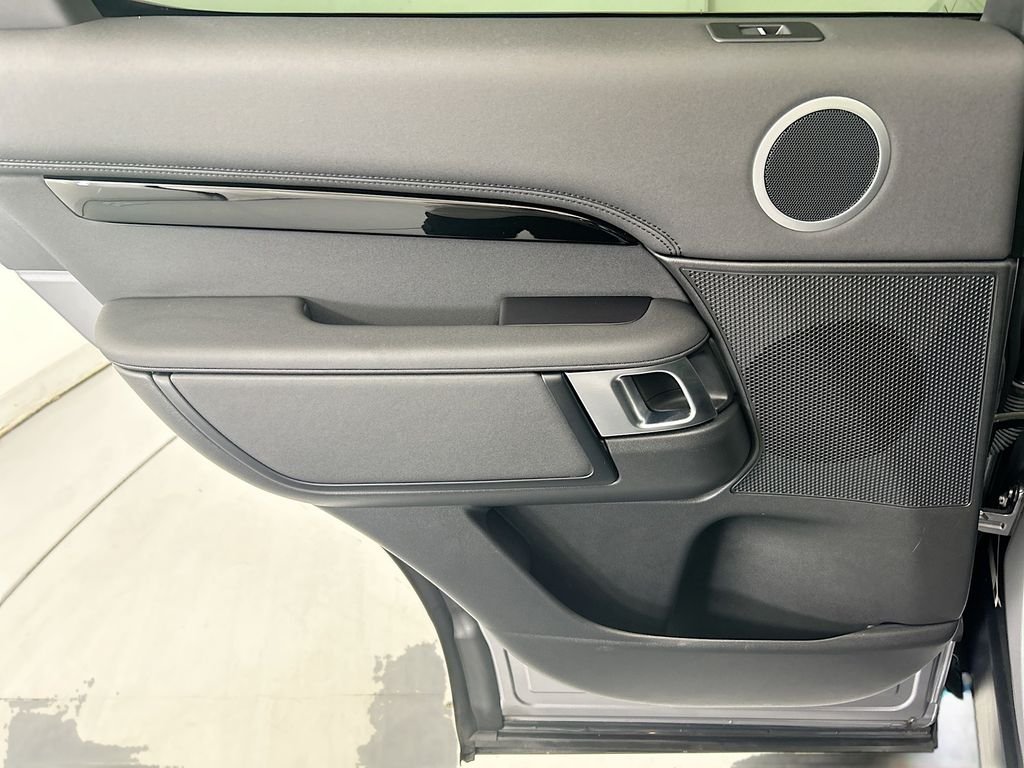 2025 Land Rover Discovery S - Photo 25