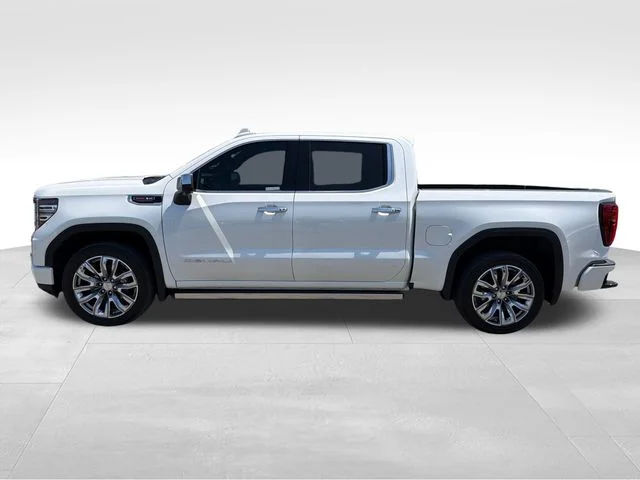 Used 2025 White GMC Denali image 4