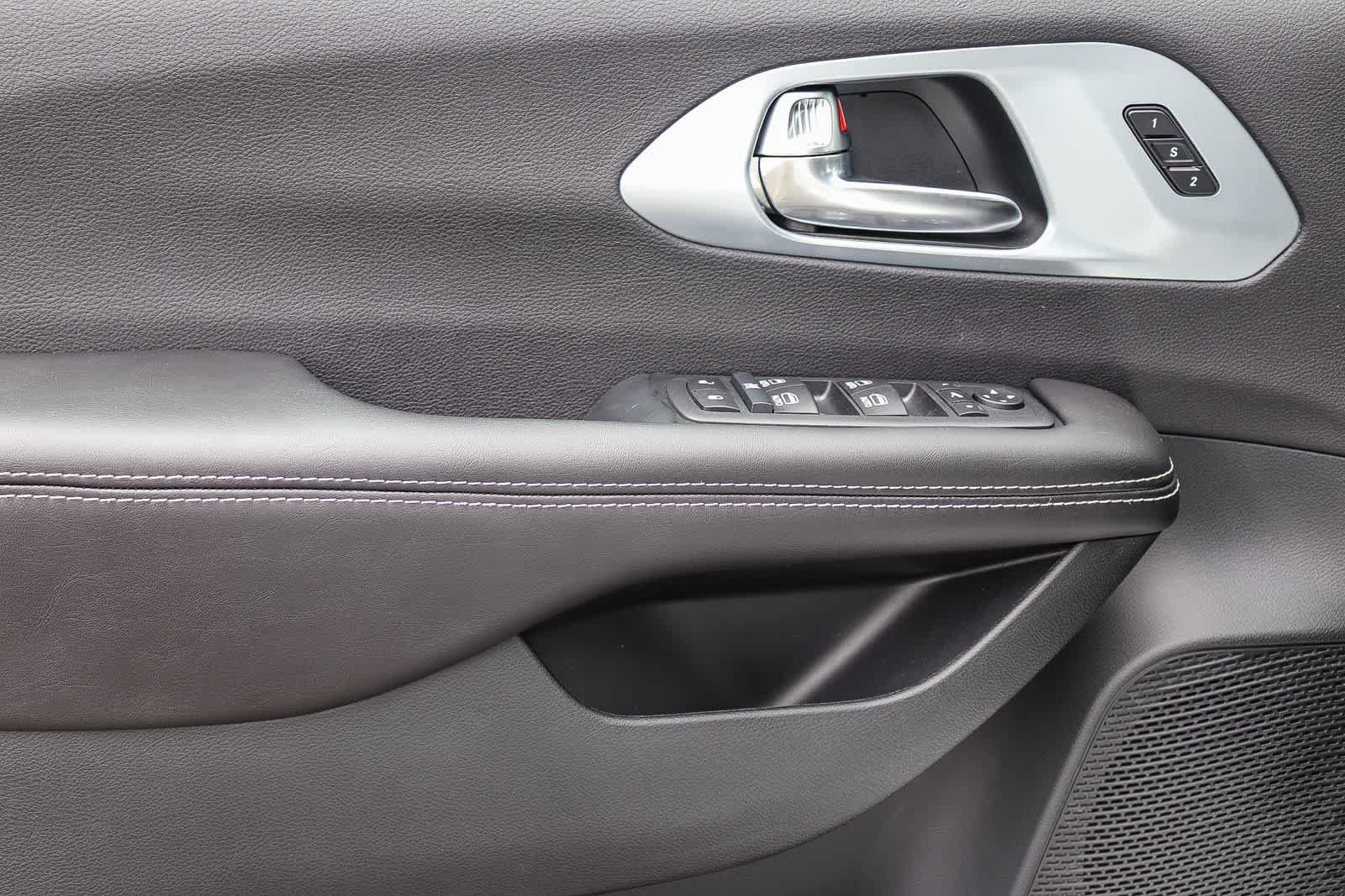 2026 Chrysler Pacifica Limited - Photo 24