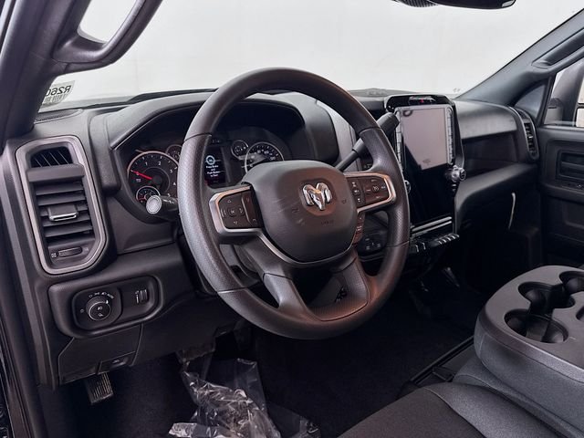 New 2026 Diamond Black Crystal Pearl-Coat Exterior Paint RAM Tradesman image 9