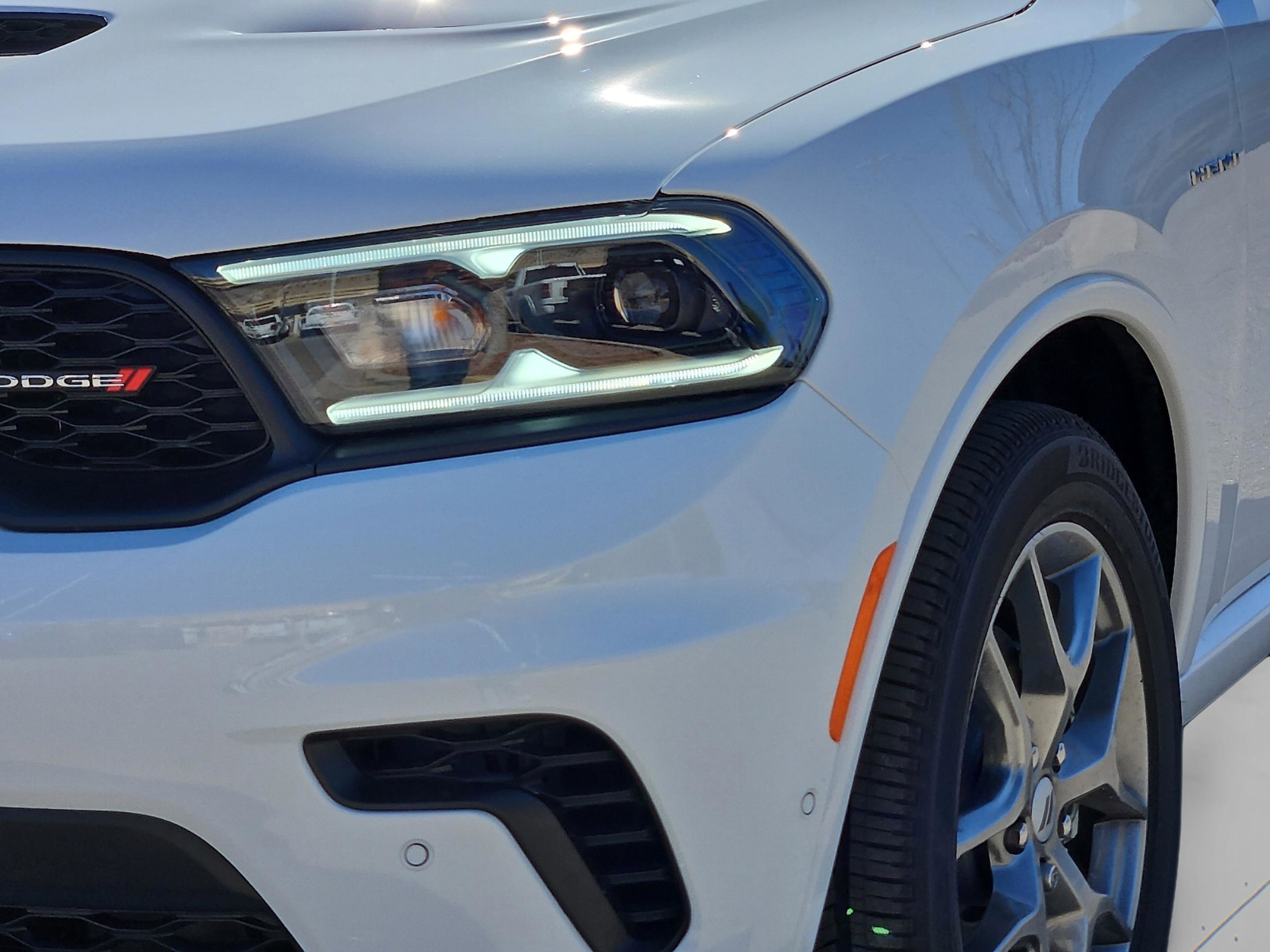 New 2026 White Knuckle Clear-Coat Exterior Paint Dodge GT HEMI V8 image 8