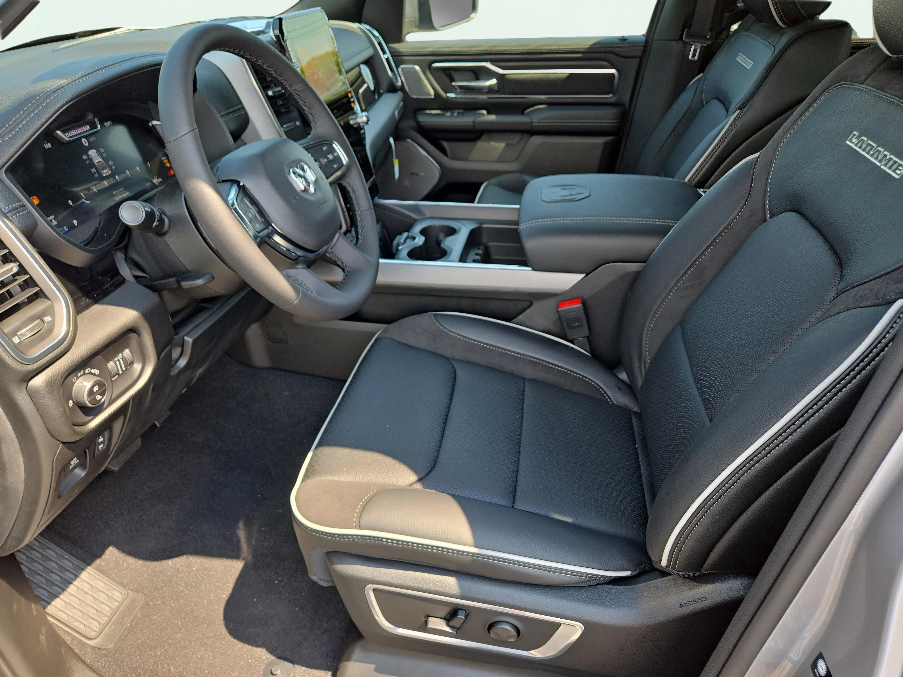 2026 RAM 1500 Laramie - Photo 16