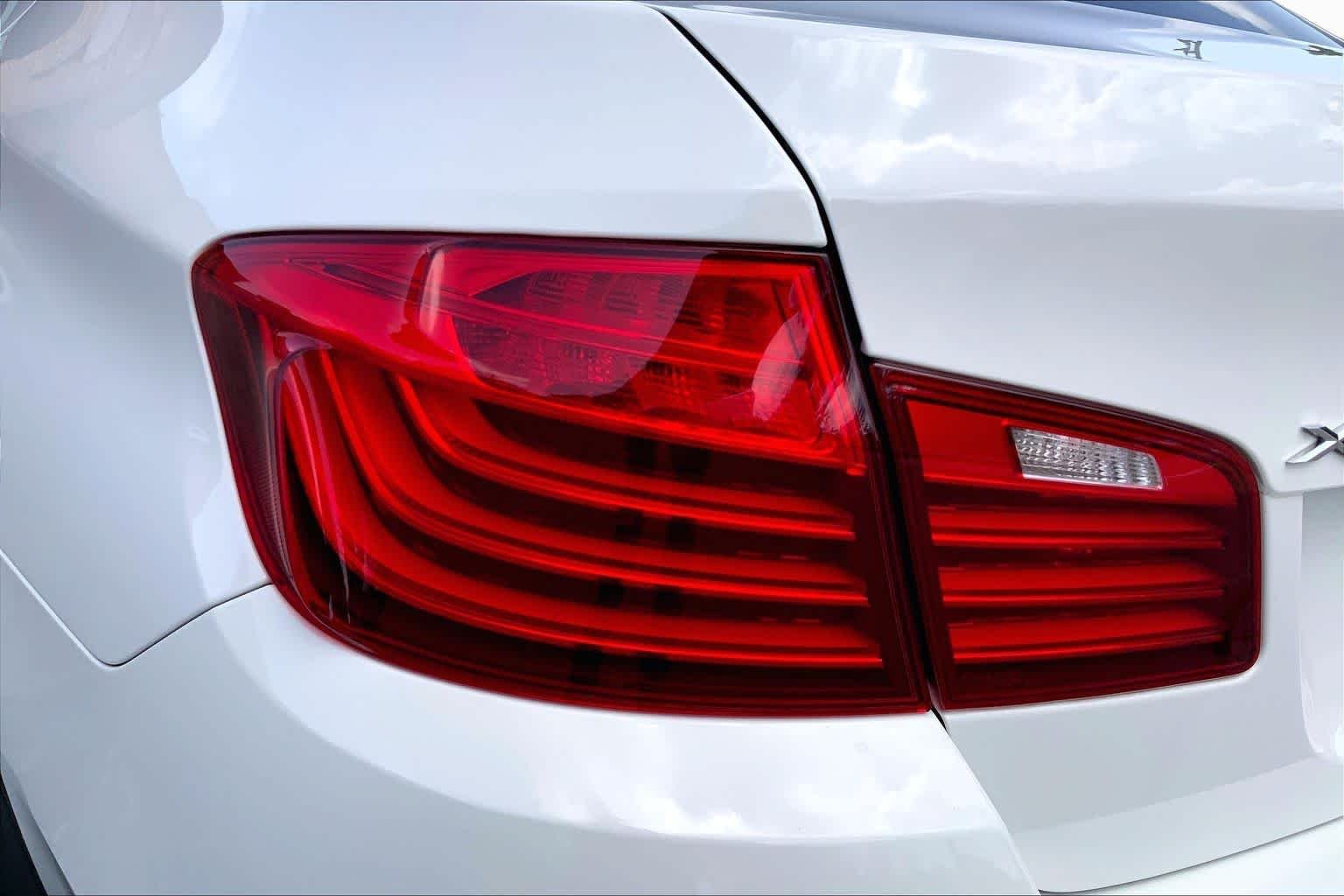 Used 2014 Mineral White Metallic BMW 535i xDrive image 29