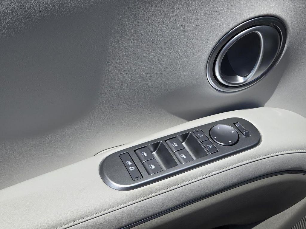 New 2026 White Hyundai Blue SEL 7P image 14