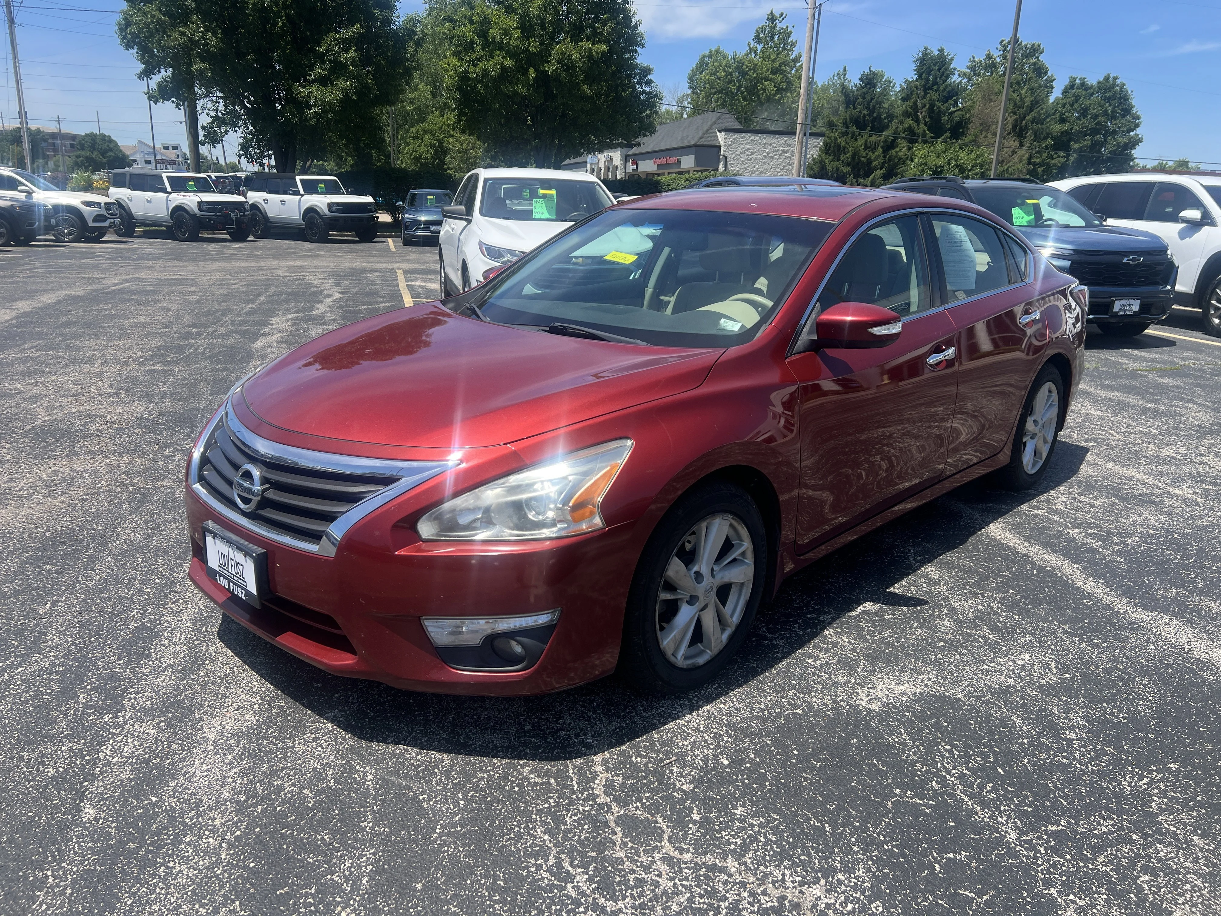 Used 2014 Cayenne Red Metallic Nissan 2.5 SL image 4