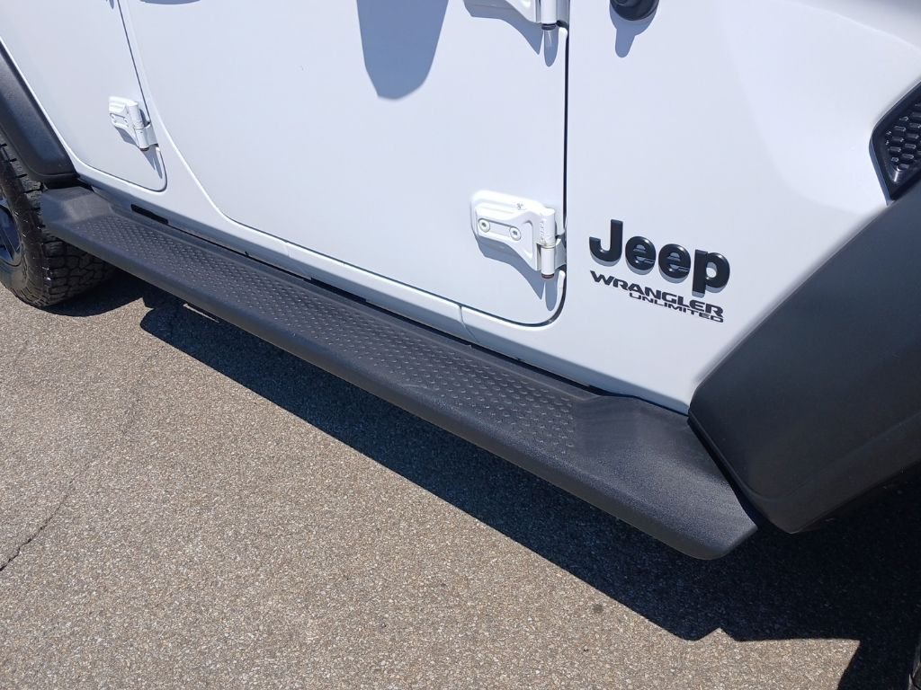 Used 2021 White Jeep Unlimited Sport Altitude image 27