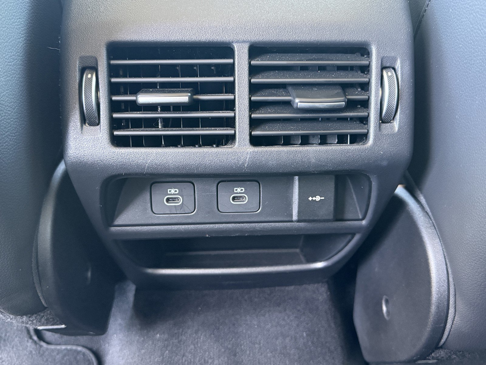 Used 2025 Fuji White Land Rover S image 22