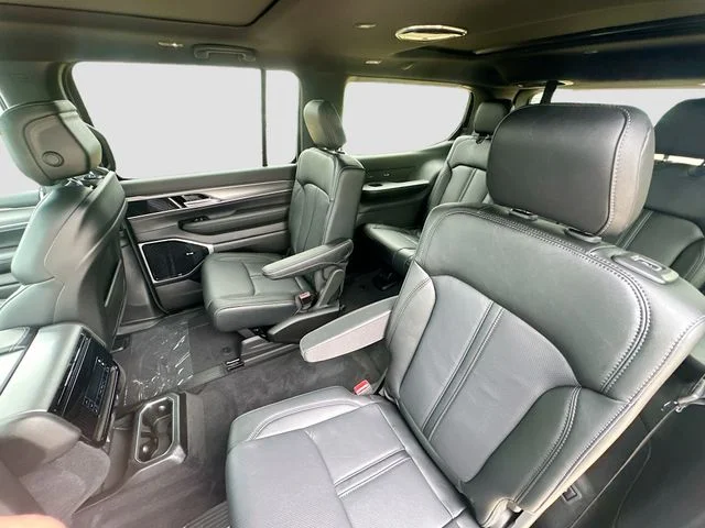New 2026 Steel Blue Jeep Limited Altitude image 28