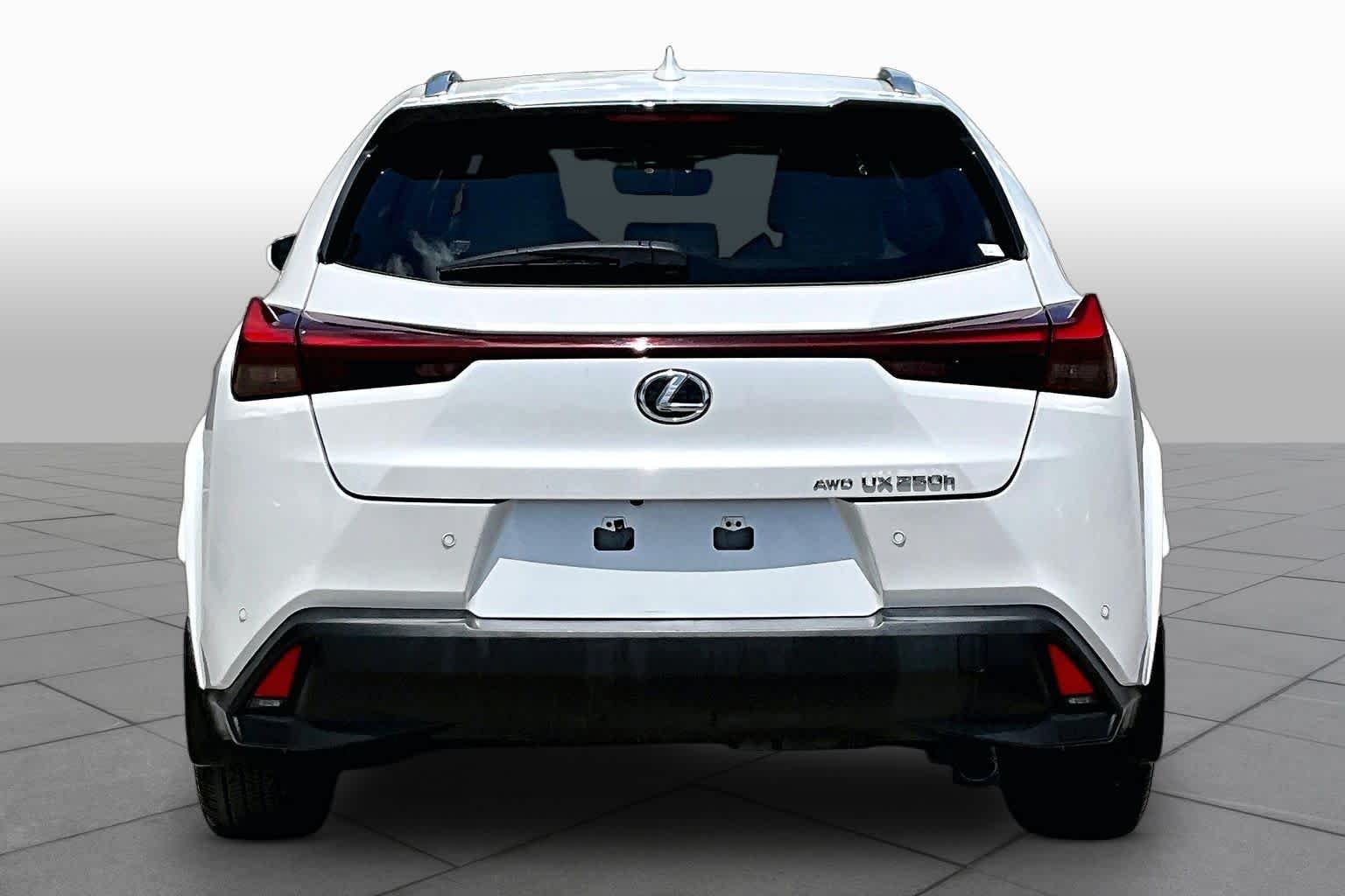 Used 2024 Eminent White Pearl Lexus Premium image 5