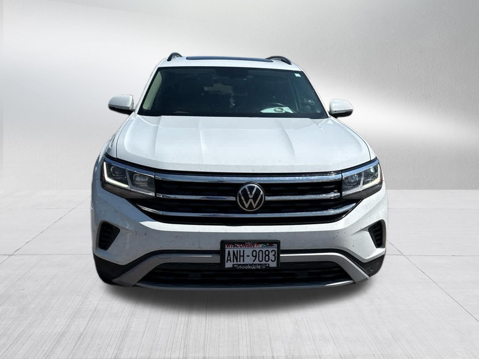 Used 2021 Volkswagen Atlas SE w/Tech with VIN 1V2KR2CAXMC611400 for sale in Brooklyn Center, MN