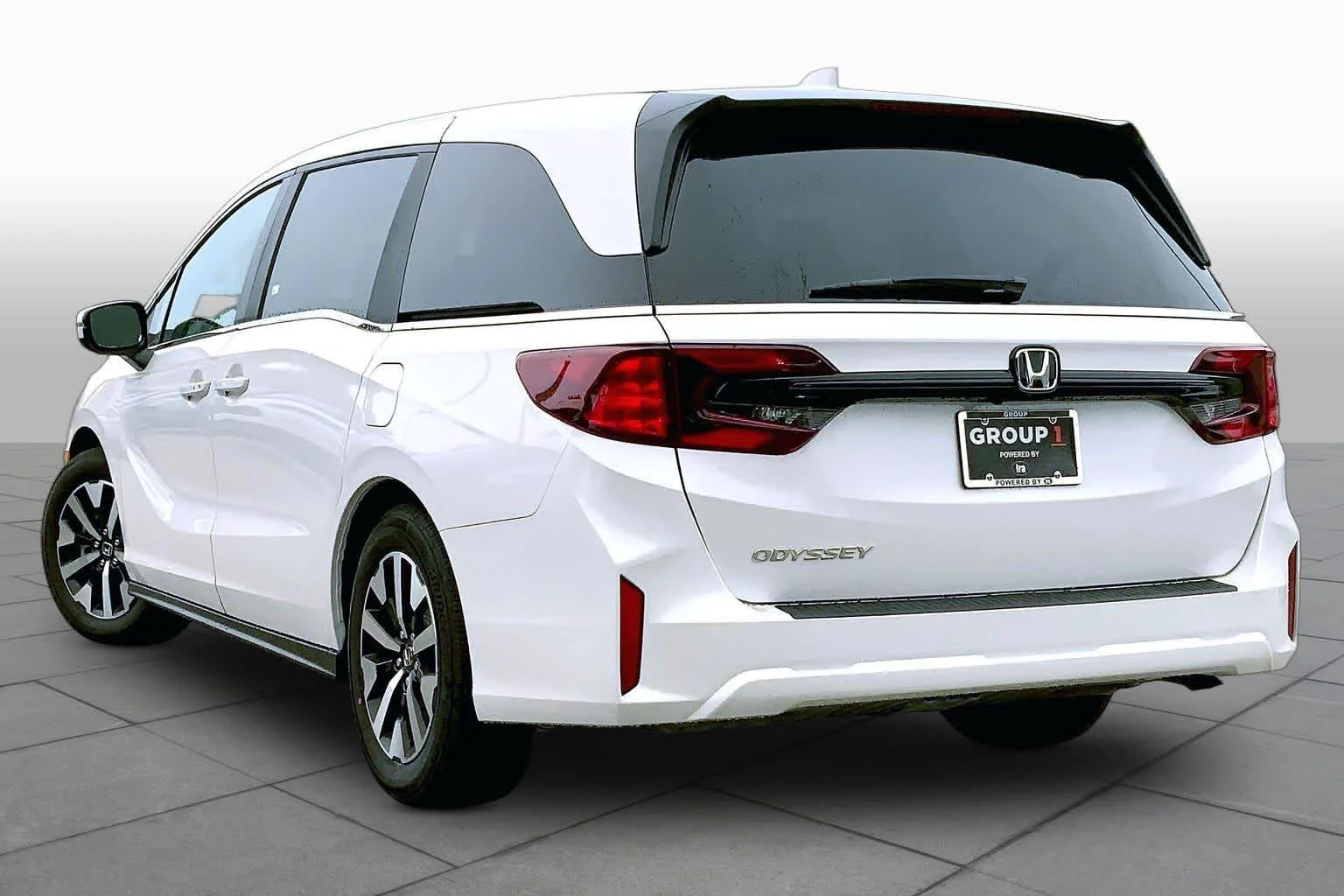 New 2026 Platinum White Pearl Honda EX-L image 3