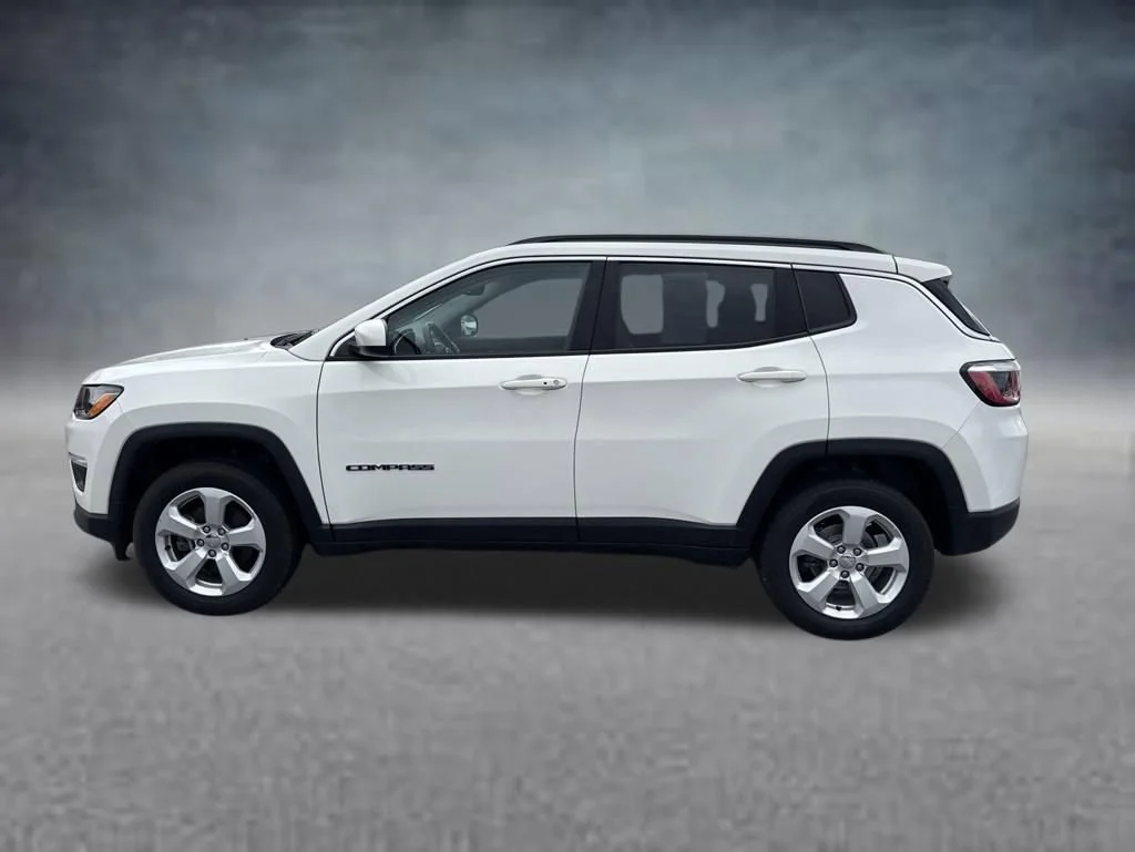 Used 2019 White Clearcoat Jeep Latitude image 2