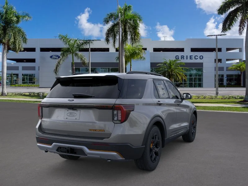 New 2026 Carbonized Gray Metallic Ford Tremor® image 32