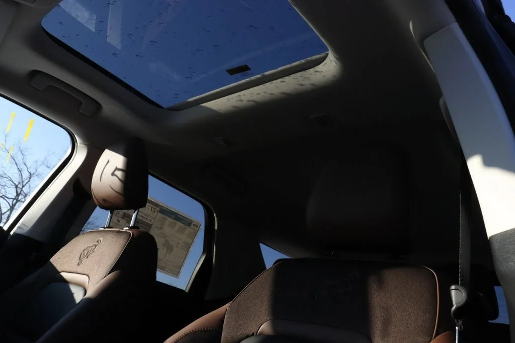 New 2025 Carbonized Gray Metallic Ford Outer Banks® image 35